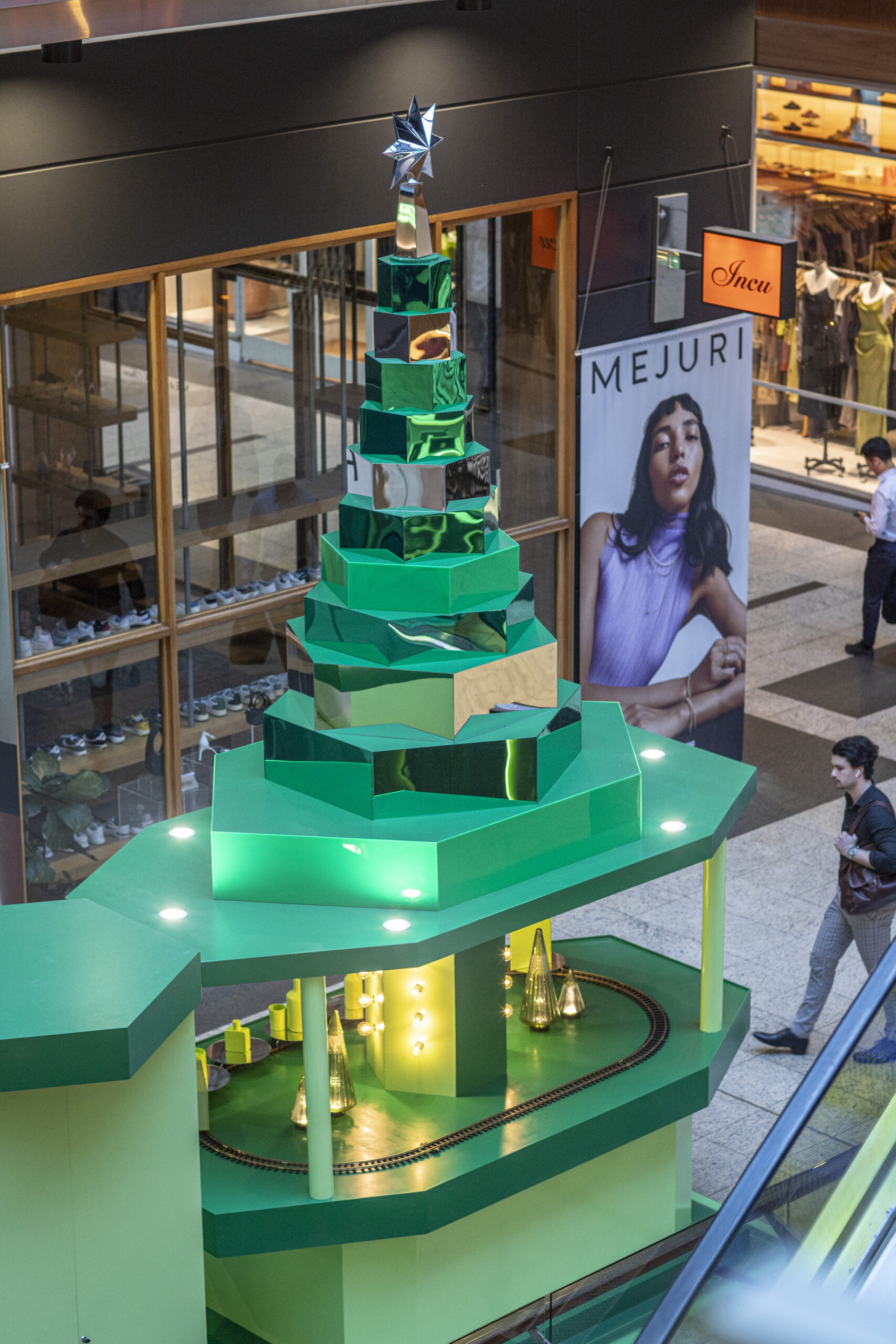 CBC_8NOV_037